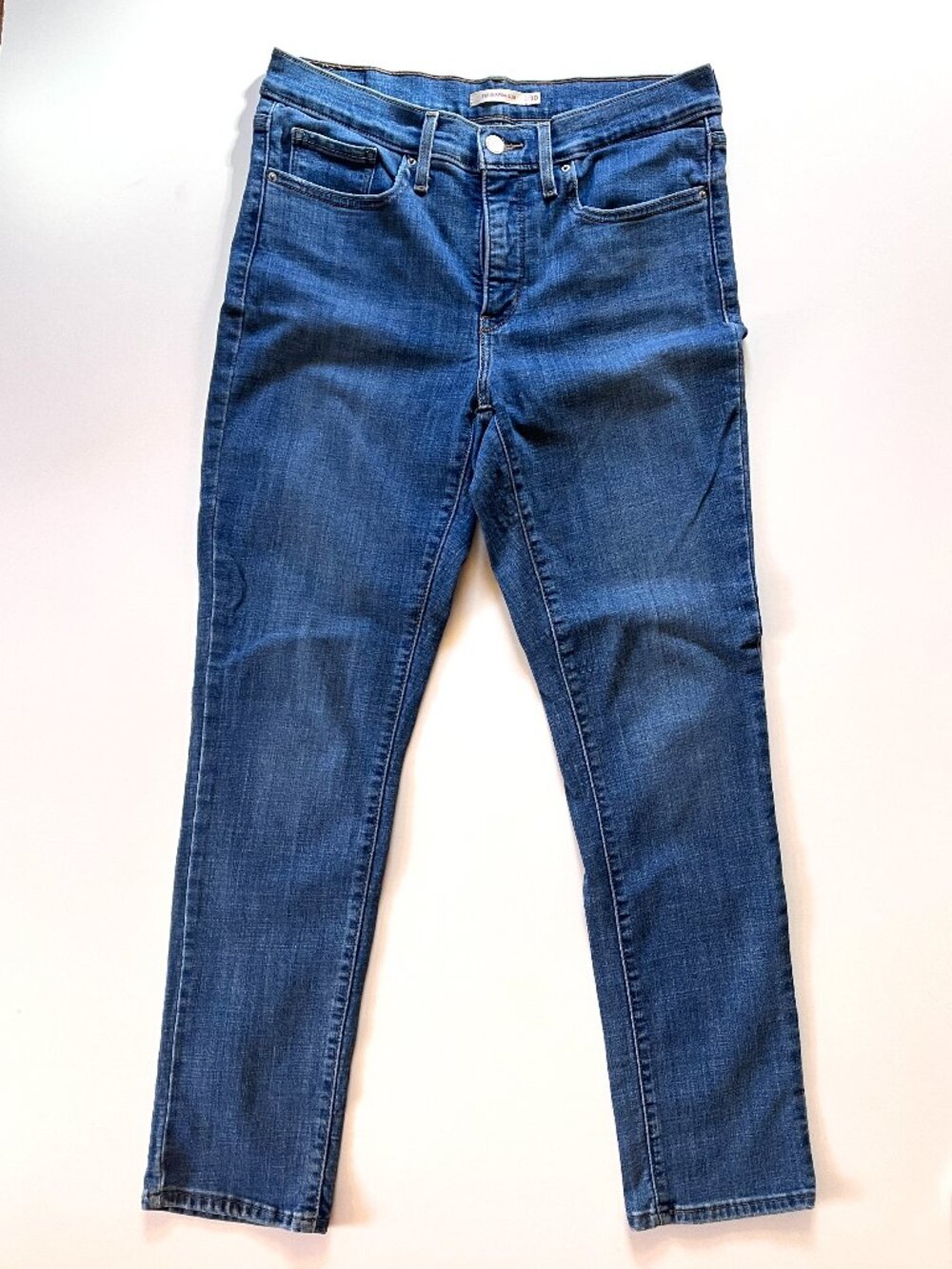 Levi's 312 Shaping Slim Jeans Women's 30 Mid Rise Stretch Medium Wash Blue Denim